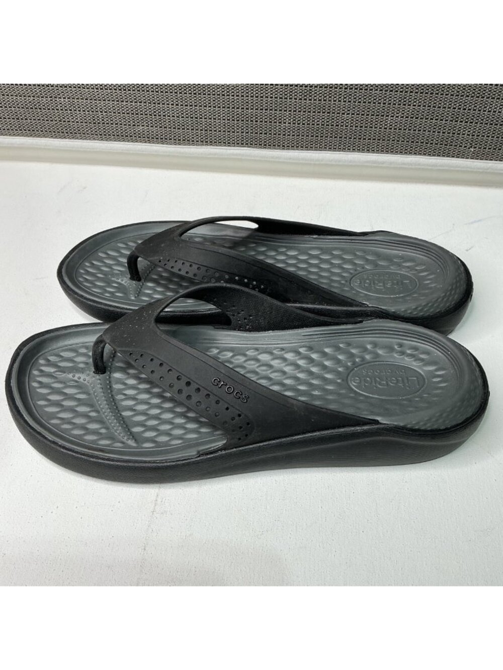 Crocs LiteRide Black & Gray Flip Flops M11 Lightweight Sandals For Men
